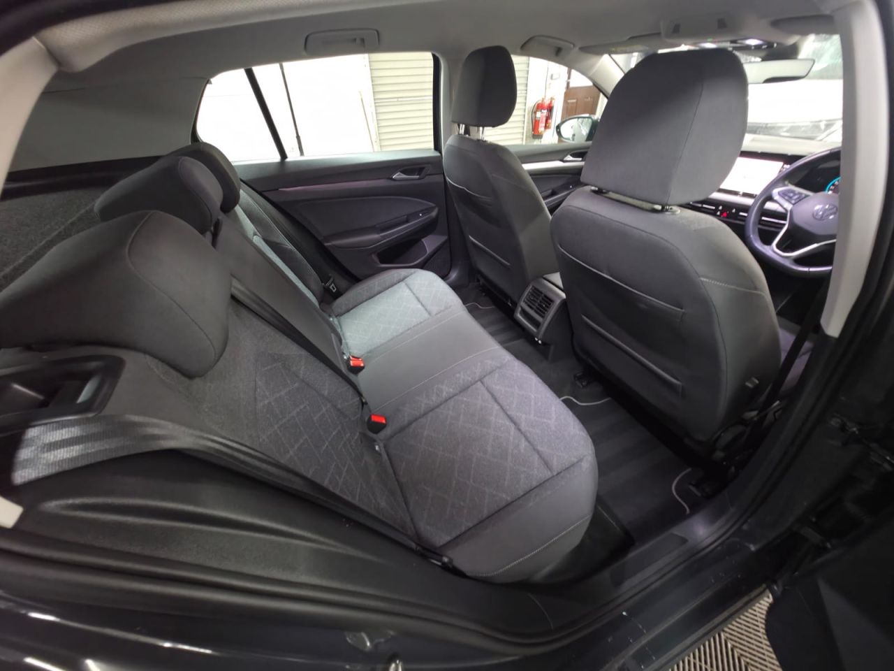 2023 VOLKSWAGEN GOLF 1.5 eTSI MHEV Life Hatchback 5dr Petrol Hybrid DSG Euro 6 (s/s) (150 ps) 1 - vehicle photo 17 for sale on PureCar