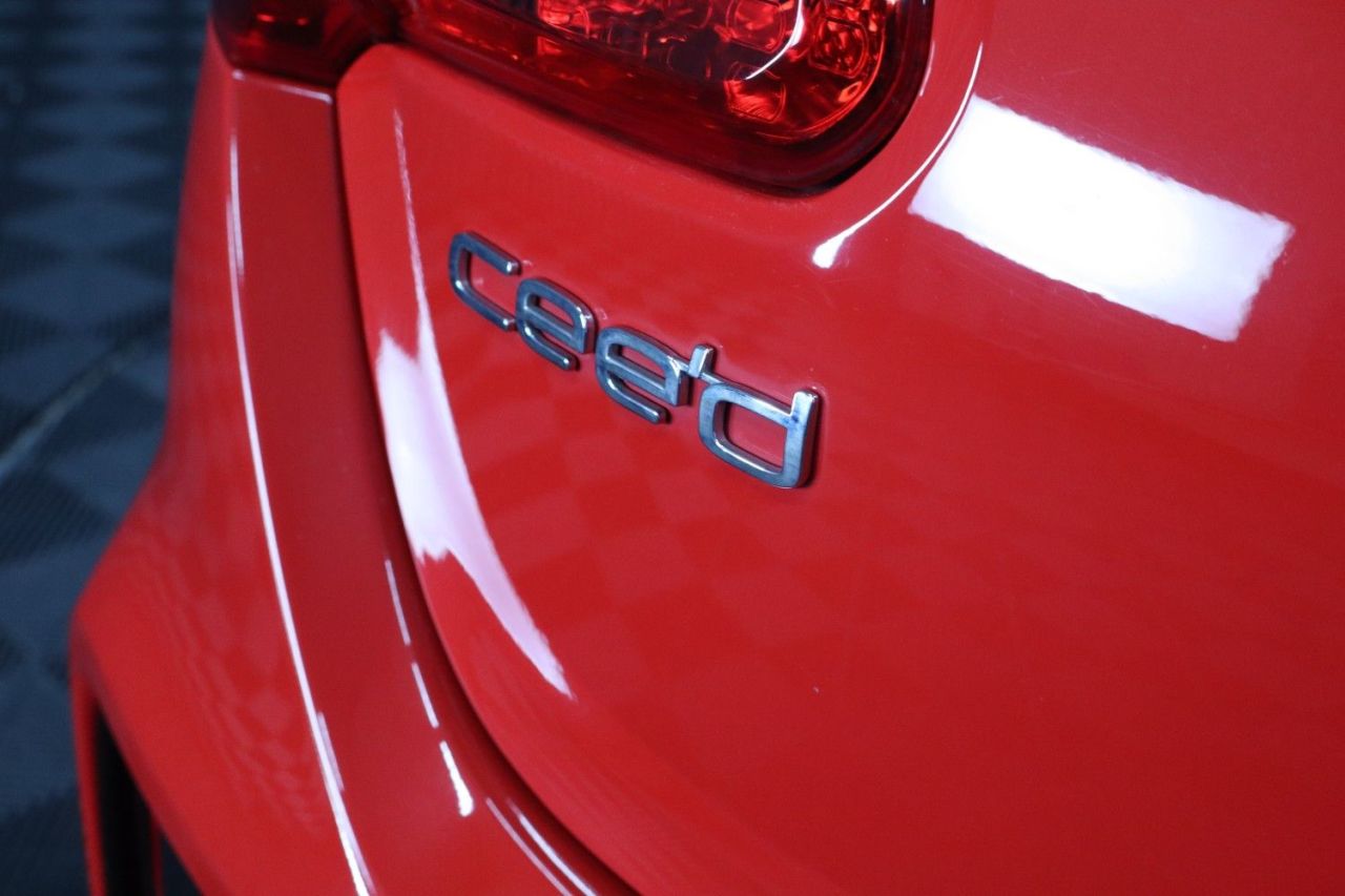 2018 KIA CEED 1.6 CRDi GT-Line Hatchback 5dr Diesel Manual Euro 6 (s/s) (134 bhp) LOWER I - vehicle photo 14 for sale on PureCar