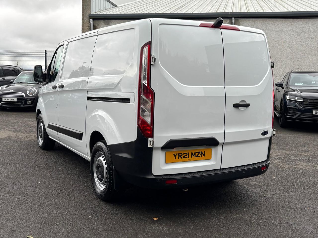 2021 FORD TRANSIT CUSTOM 2.0 320 EcoBlue Leader Panel Van 5dr Diesel Manual L1 H1 Euro 6 (s/s) (105 - vehicle photo 6 for sale on PureCar