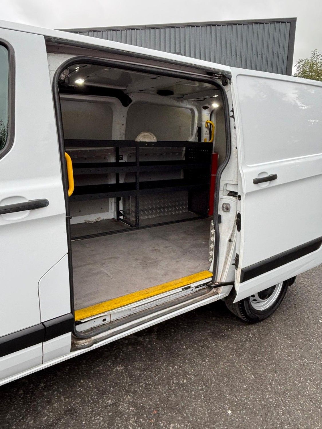 2021 FORD TRANSIT CUSTOM 2.0 320 EcoBlue Leader Panel Van 5dr Diesel Manual L1 H1 Euro 6 (s/s) (105 - vehicle photo 9 for sale on PureCar