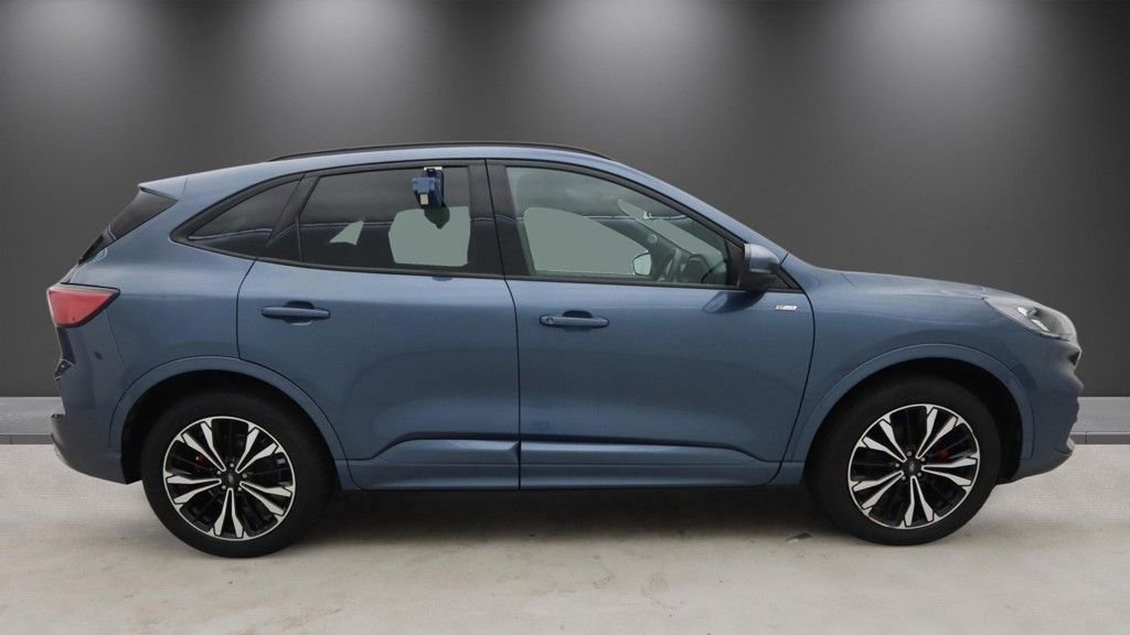 2023 Ford Kuga — image 5