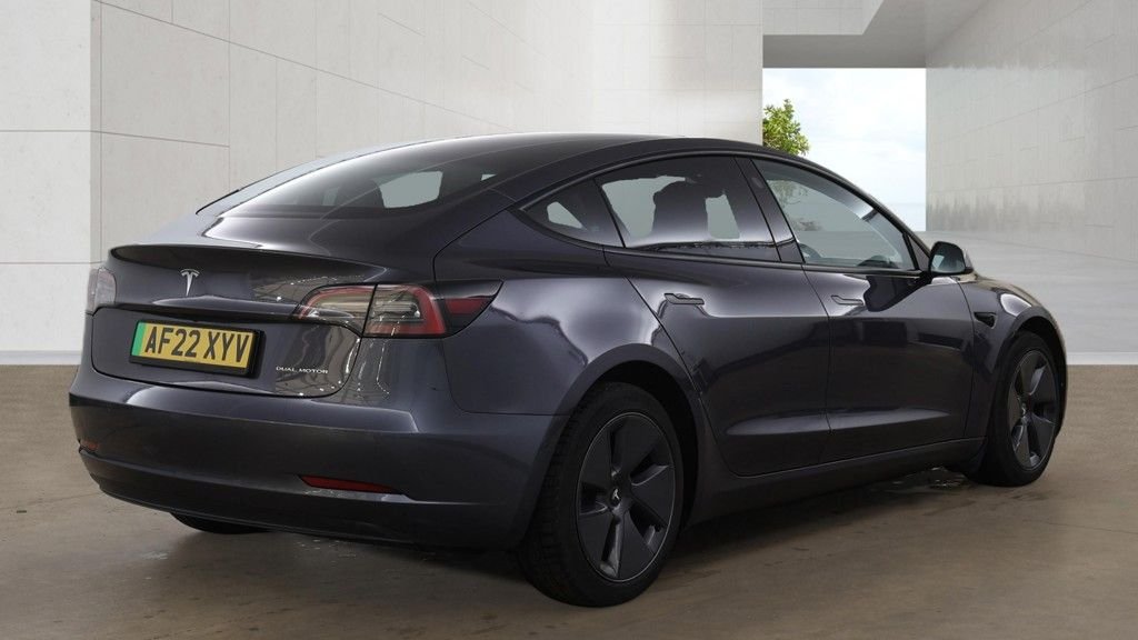 2022 Tesla Model 3 — image 4