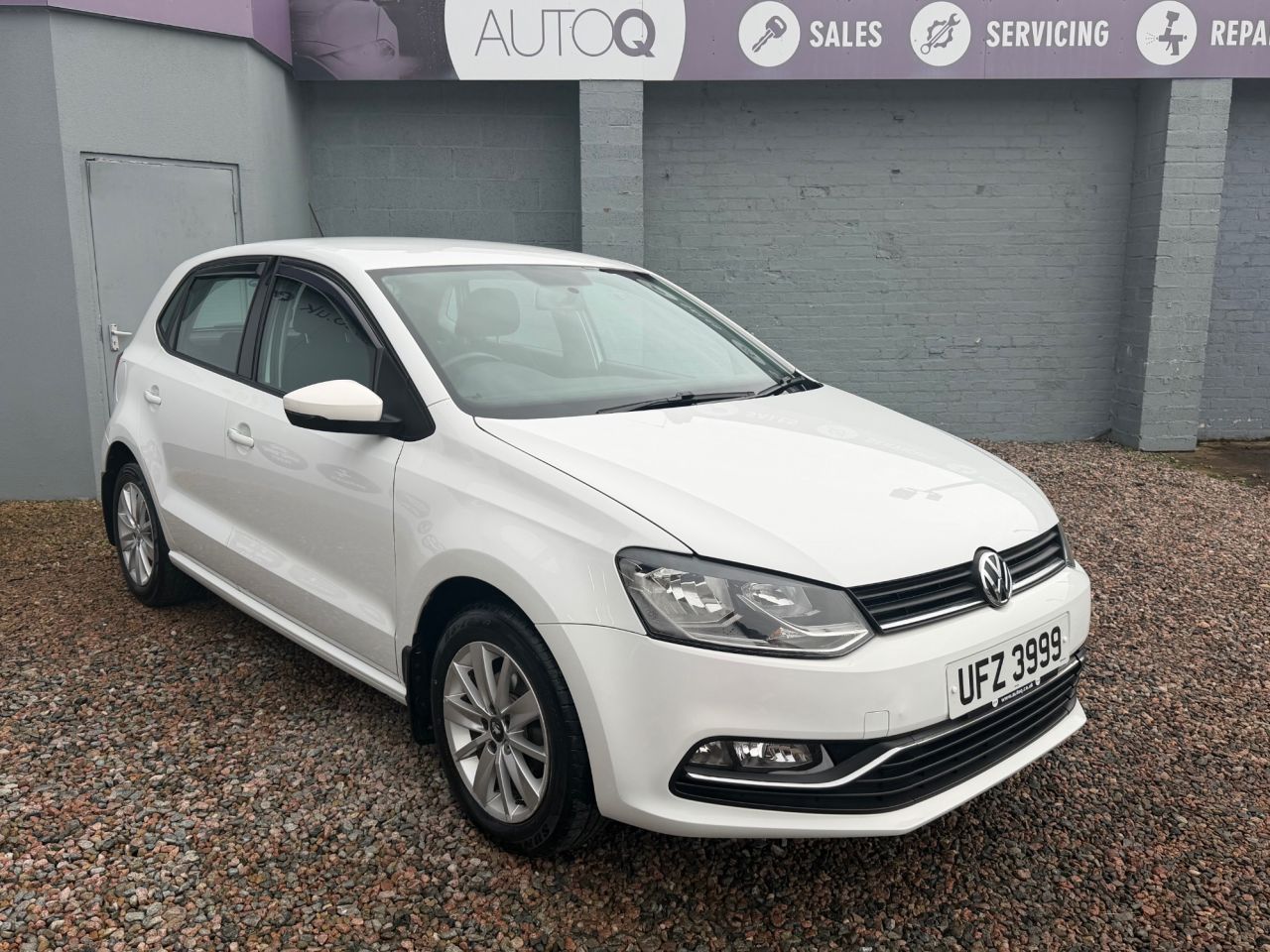 2014 VOLKSWAGEN POLO 1.2 TSI BlueMotion Tech SE Hatchback 5dr Petrol DSG Euro 6 (s/s) (90 ps) - vehicle photo 3 for sale on PureCar