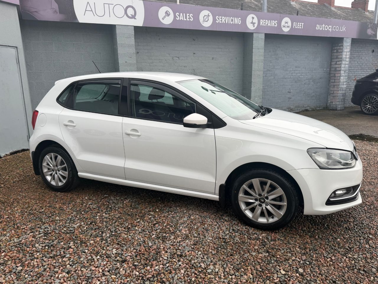 2014 VOLKSWAGEN POLO 1.2 TSI BlueMotion Tech SE Hatchback 5dr Petrol DSG Euro 6 (s/s) (90 ps) - vehicle photo 4 for sale on PureCar