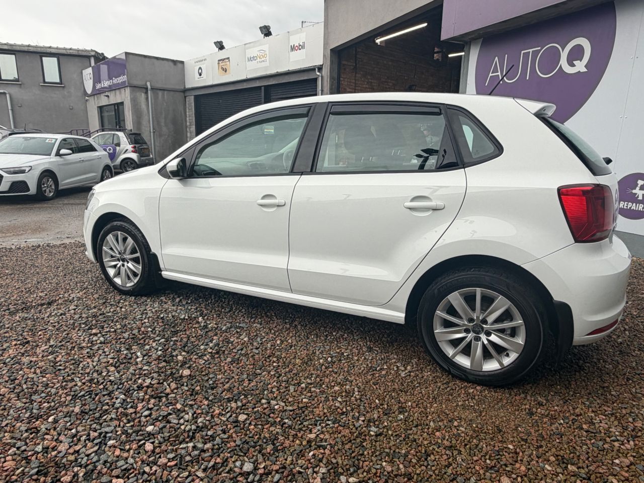 2014 VOLKSWAGEN POLO 1.2 TSI BlueMotion Tech SE Hatchback 5dr Petrol DSG Euro 6 (s/s) (90 ps) - vehicle photo 9 for sale on PureCar