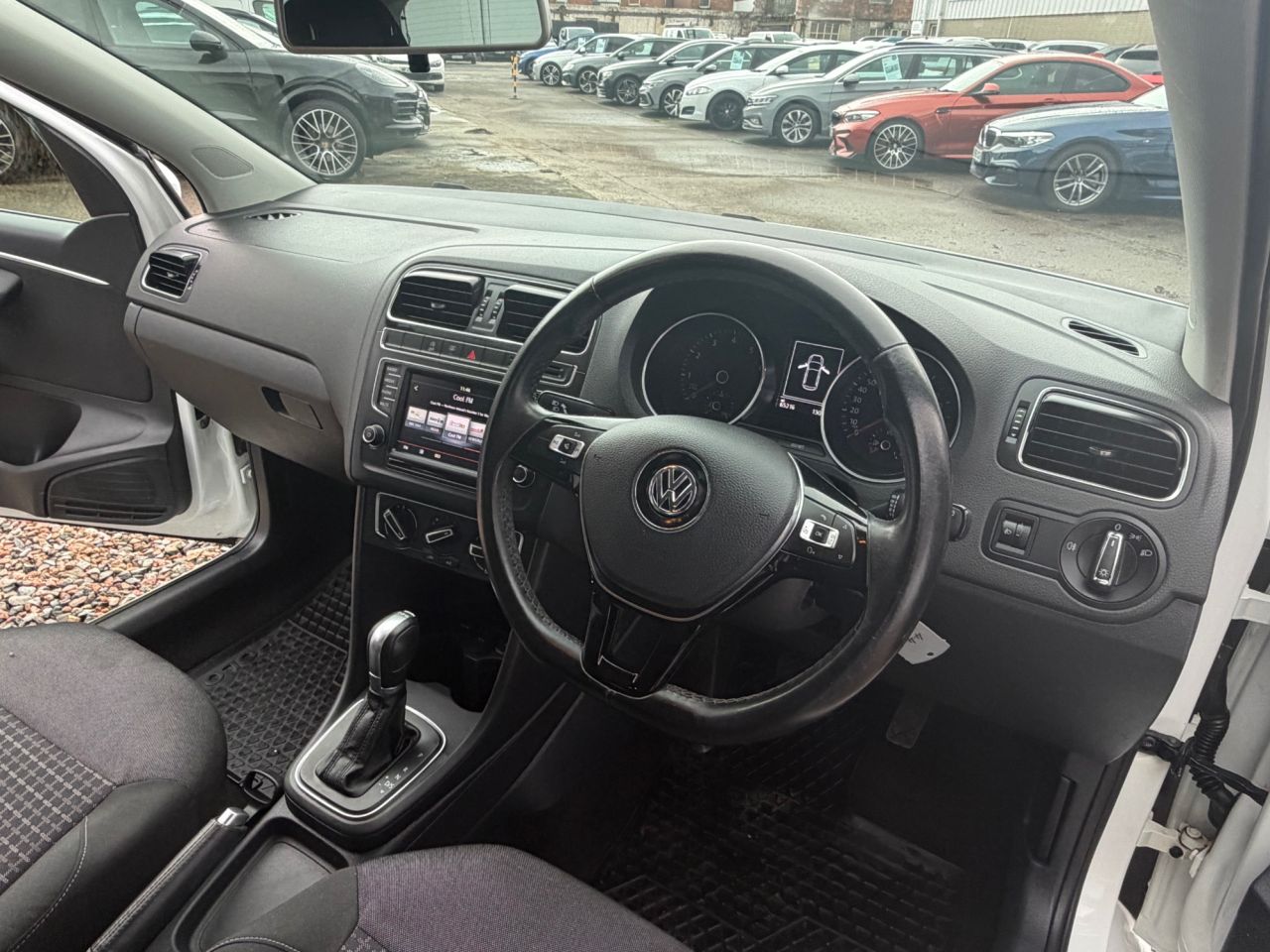 2014 VOLKSWAGEN POLO 1.2 TSI BlueMotion Tech SE Hatchback 5dr Petrol DSG Euro 6 (s/s) (90 ps) - vehicle photo 10 for sale on PureCar