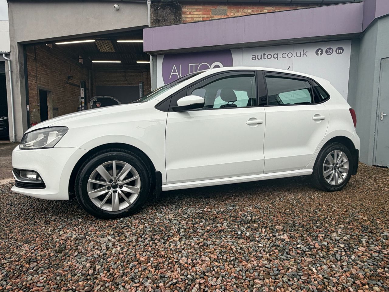 2014 VOLKSWAGEN POLO 1.2 TSI BlueMotion Tech SE Hatchback 5dr Petrol DSG Euro 6 (s/s) (90 ps) - vehicle photo 11 for sale on PureCar