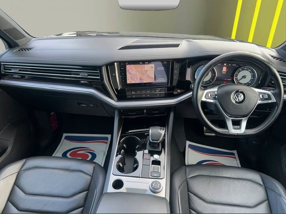 2019 VOLKSWAGEN TOUAREG 3.0 TDI V6 R-Line SUV 5dr Diesel Tiptronic 4Motion Euro 6 (s/s) (286 ps) - vehicle photo 11 for sale on PureCar