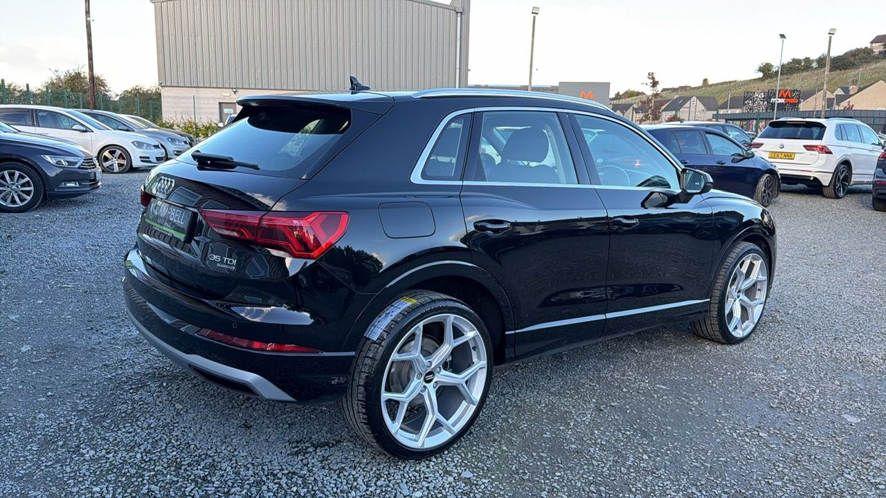 2019 AUDI Q3 Sport - vehicle photo 3 for sale on PureCar