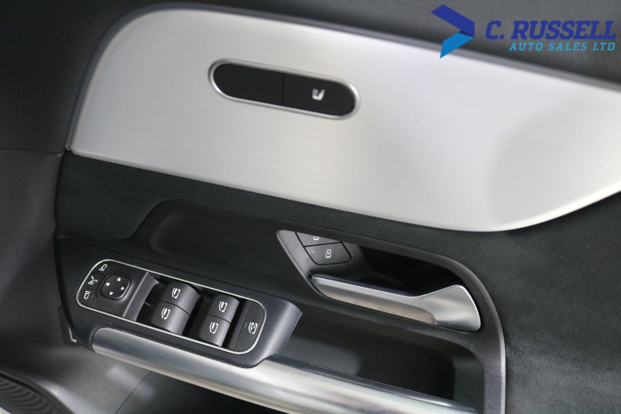 2026 MERCEDES GLA 1.3 GLA200h MHEV AMG Line (Executive) SUV 5dr Petrol Hybrid 7G-DCT Euro 6 ( - vehicle photo 21 for sale on PureCar
