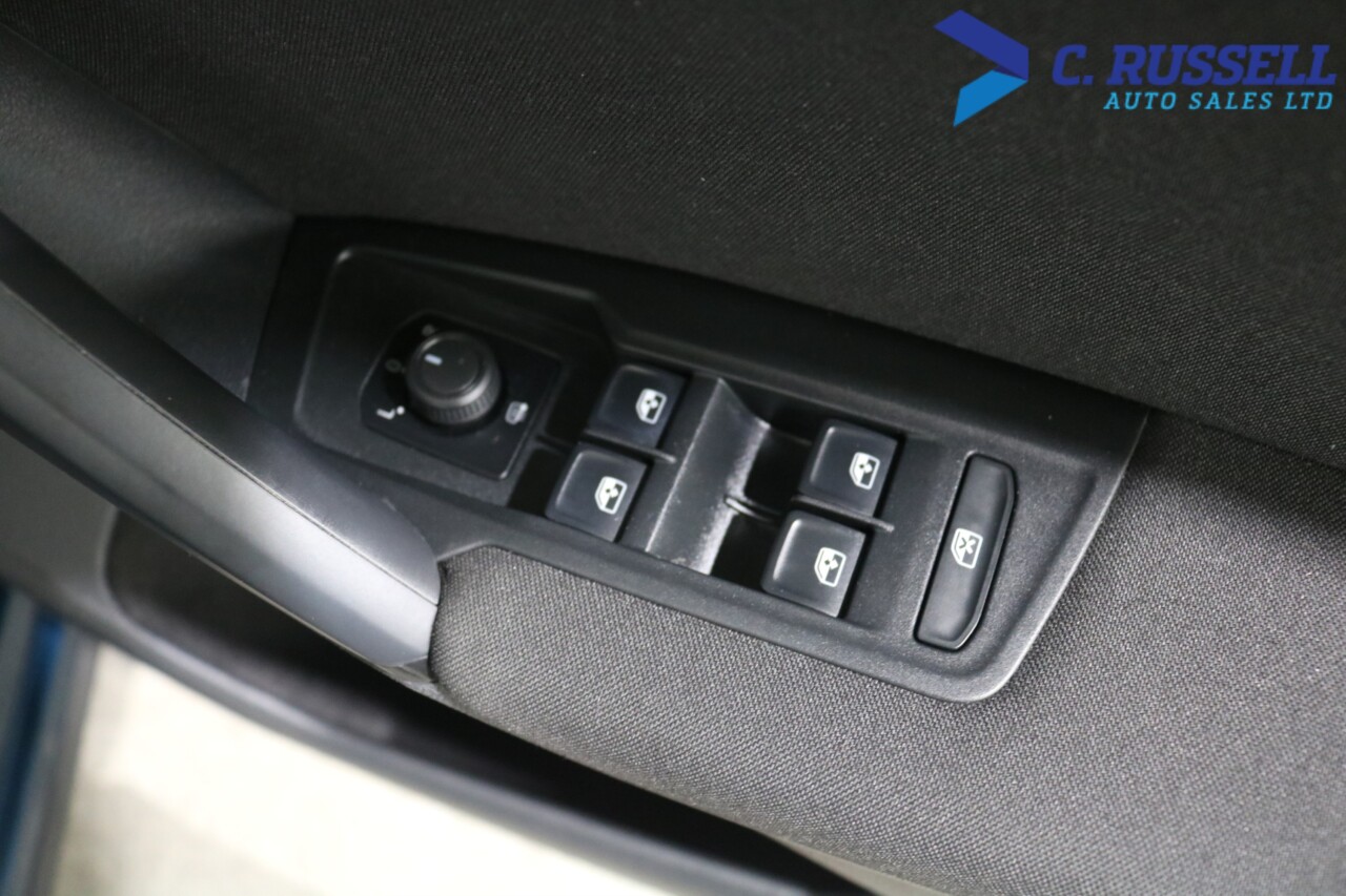 2023 VOLKSWAGEN TIGUAN 1.5 TSI Life SUV 5dr Petrol Manual Euro 6 (s/s) (150 ps) - vehicle photo 22 for sale on PureCar