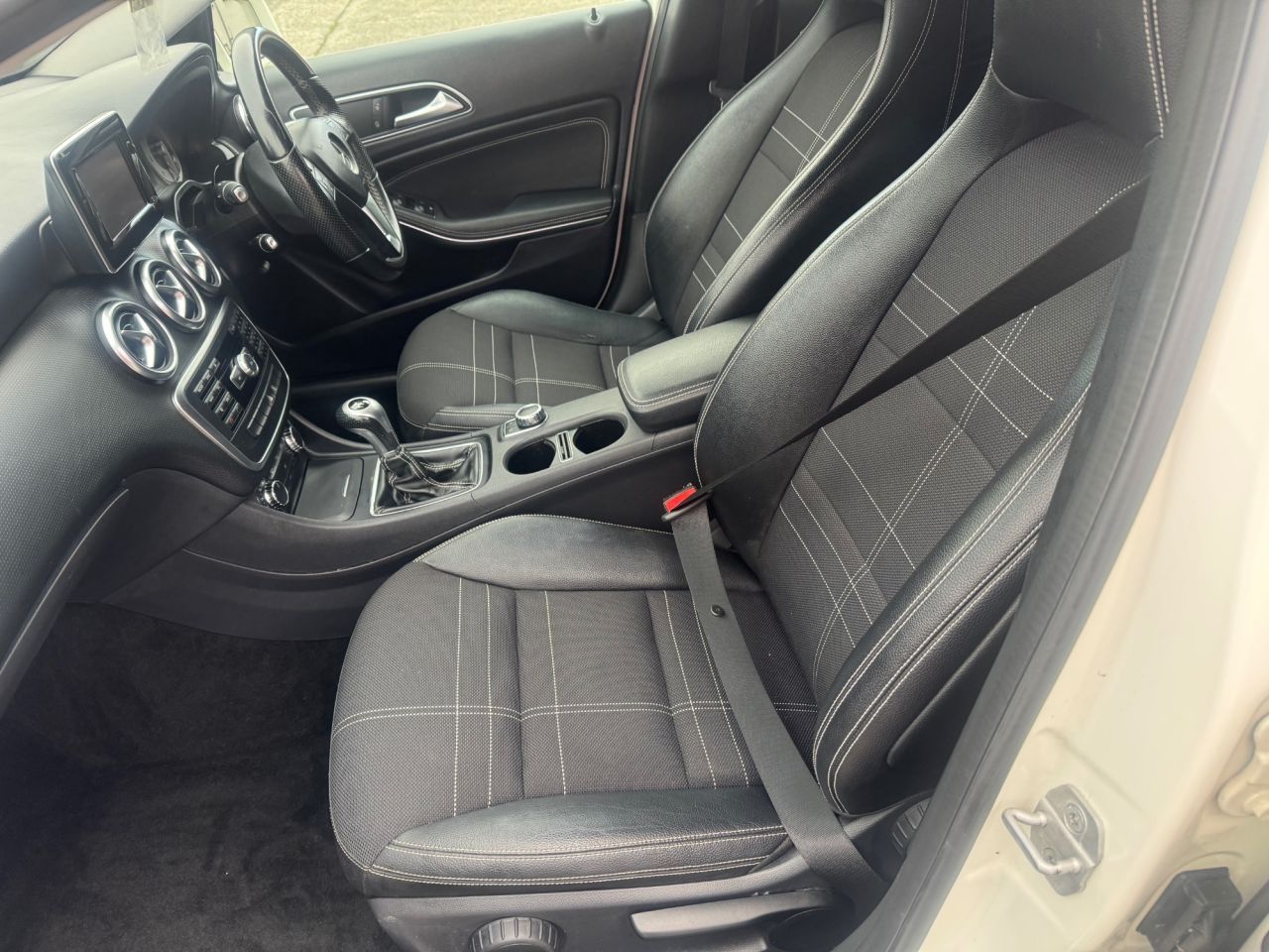 2015 MERCEDES A CLASS 1.5 A180 CDI Sport Hatchback 5dr Diesel Manual Euro 5 (s/s) (109 ps) - vehicle photo 10 for sale on PureCar
