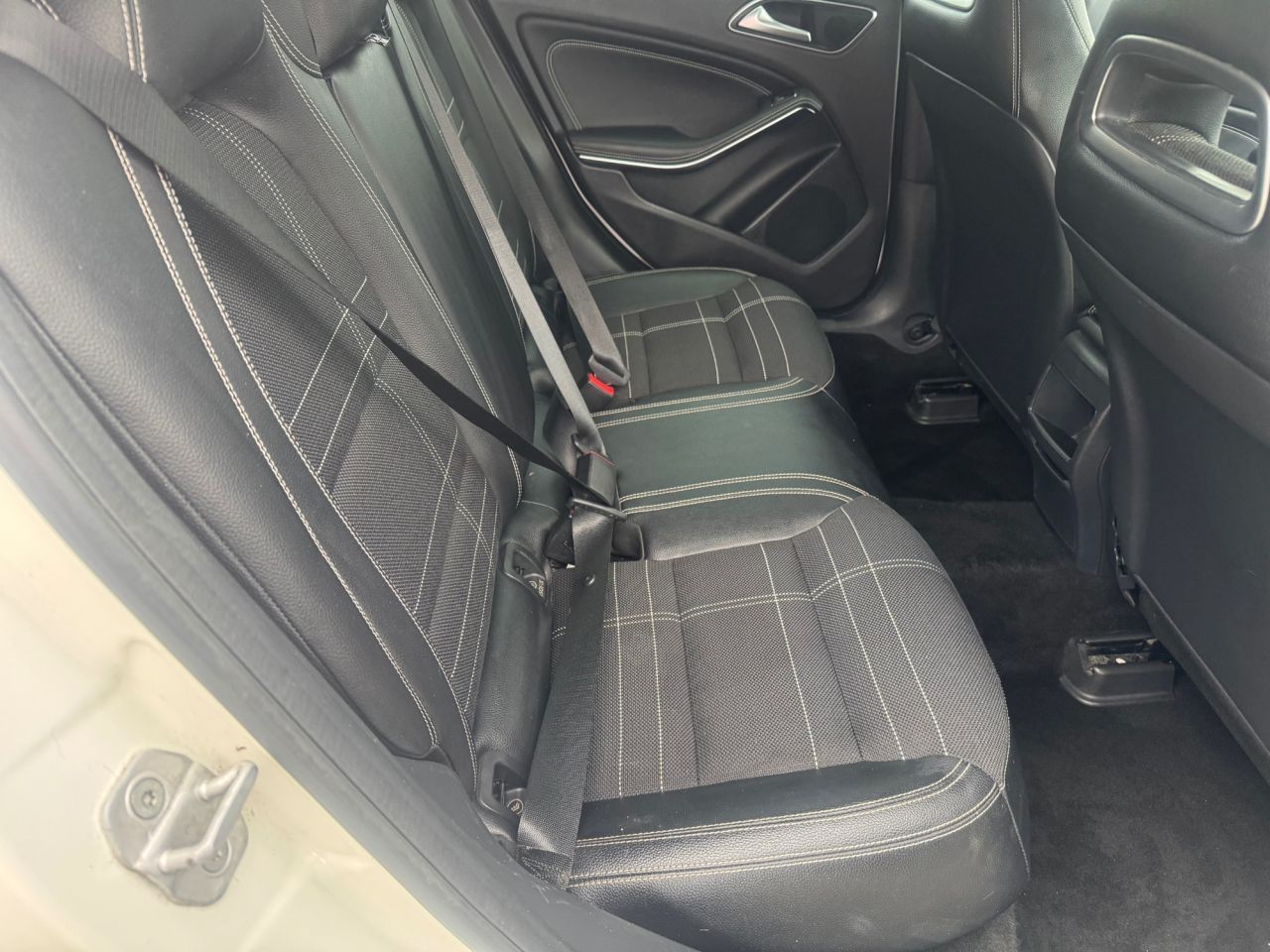 2015 MERCEDES A CLASS 1.5 A180 CDI Sport Hatchback 5dr Diesel Manual Euro 5 (s/s) (109 ps) - vehicle photo 14 for sale on PureCar