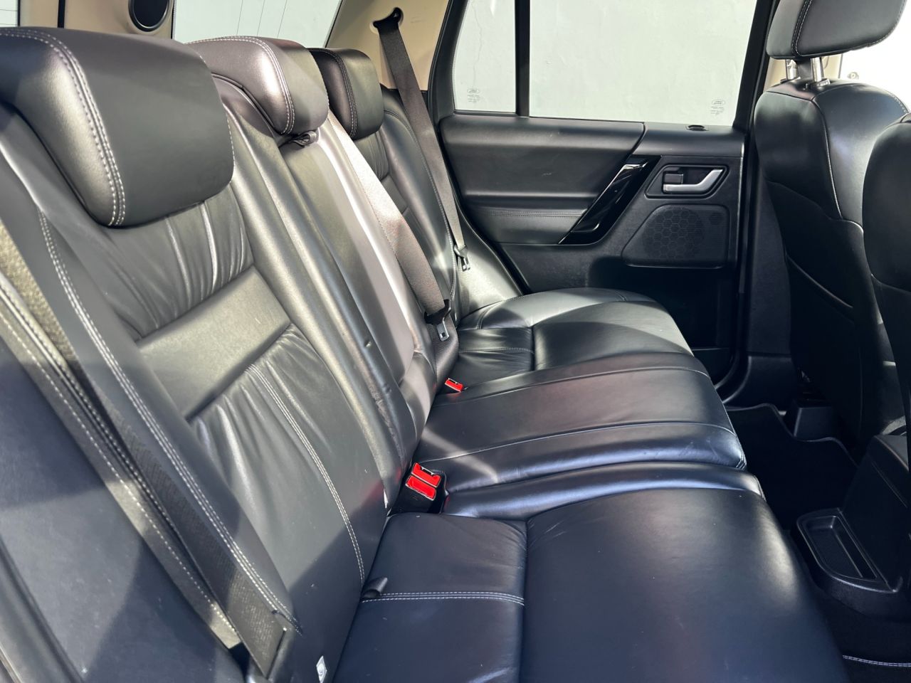 2013 LAND ROVER FREELANDER 2.2 SD4 HSE Lux SUV 5dr Diesel CommandShift 4WD Euro 5 (190 ps) - vehicle photo 13 for sale on PureCar