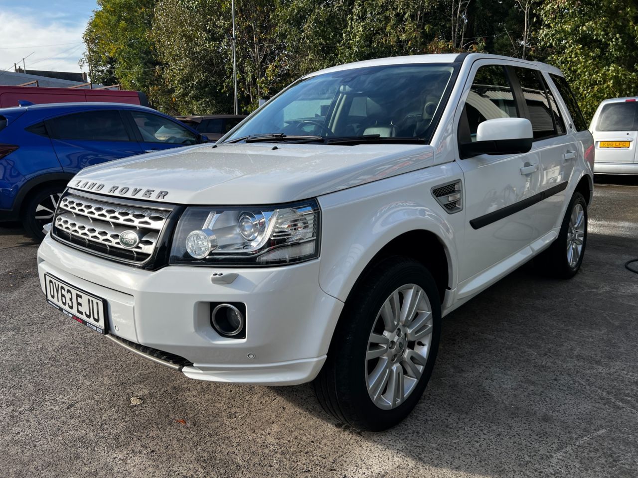 2013 LAND ROVER FREELANDER 2.2 SD4 HSE Lux SUV 5dr Diesel CommandShift 4WD Euro 5 (190 ps) - vehicle photo 4 for sale on PureCar