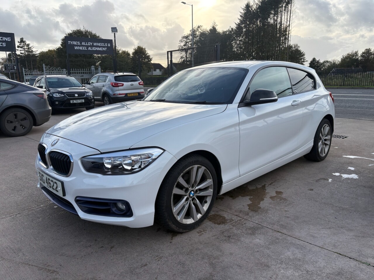 2017 BMW 1 SERIES 2.0 118d Sport Hatchback 3dr Diesel Manual Euro 6 (s/s) (150 ps) - vehicle photo 6 for sale on PureCar