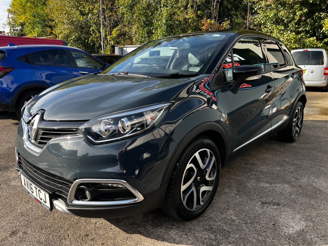 2016 RENAULT CAPTUR 1.5 dCi ENERGY Signature Nav SUV 5dr Diesel Manual Euro 6 (s/s) (110 ps) - vehicle photo 14 for sale on PureCar