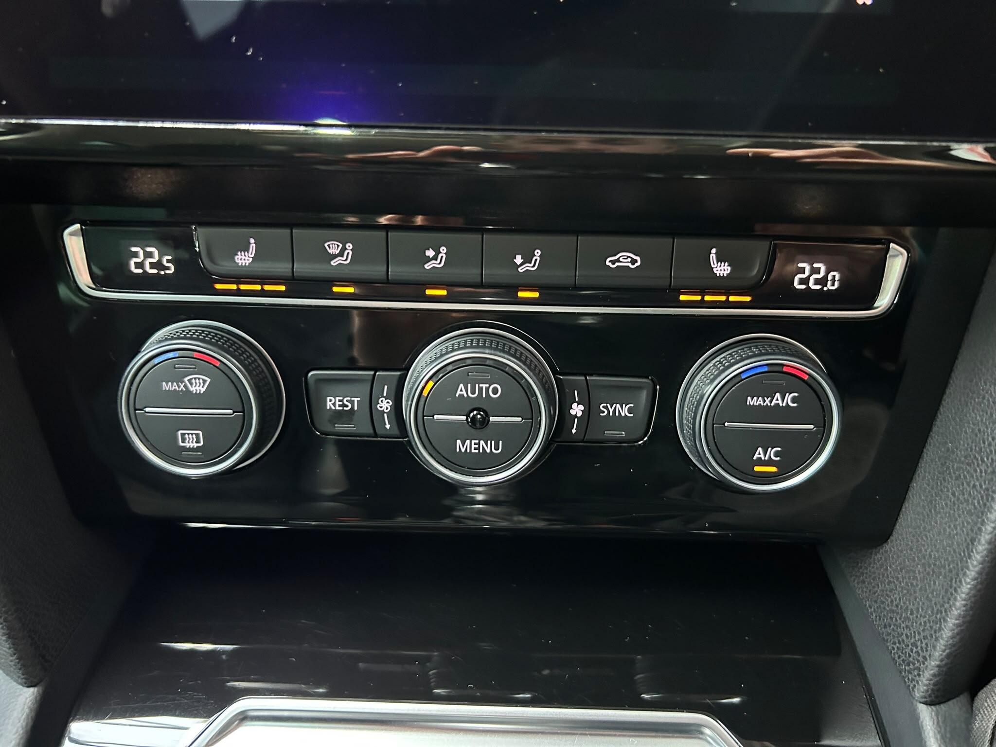 2019 VOLKSWAGEN PASSAT 2.0 TDI GT DSG Euro 6 (s/s) 4dr - vehicle photo 27 for sale on PureCar