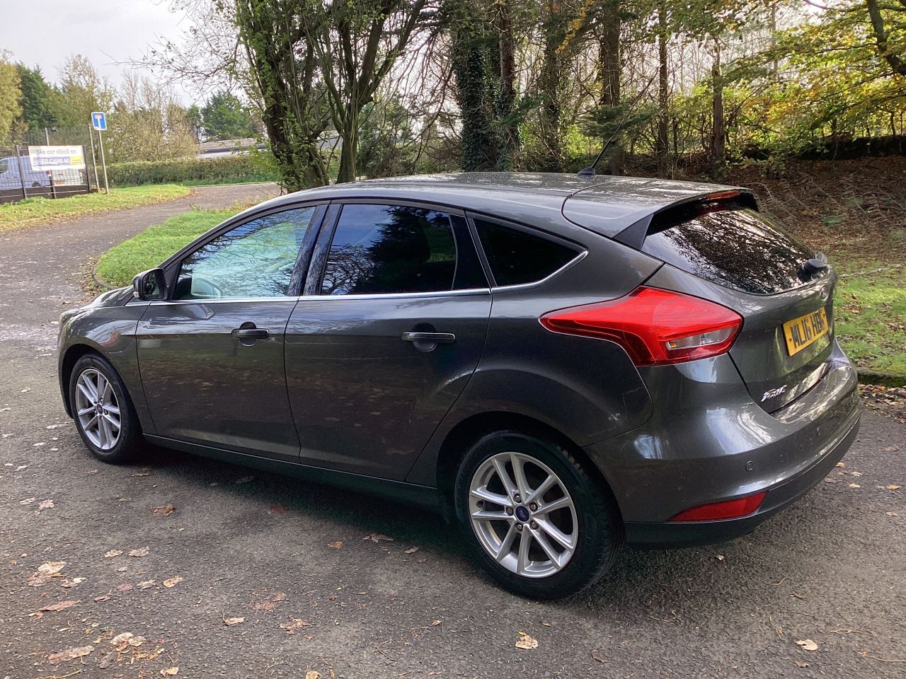 2016 FORD FOCUS 1.5 TDCi Zetec Hatchback 5dr Diesel Manual Euro 6 (s/s) (120 ps) - vehicle photo 9 for sale on PureCar