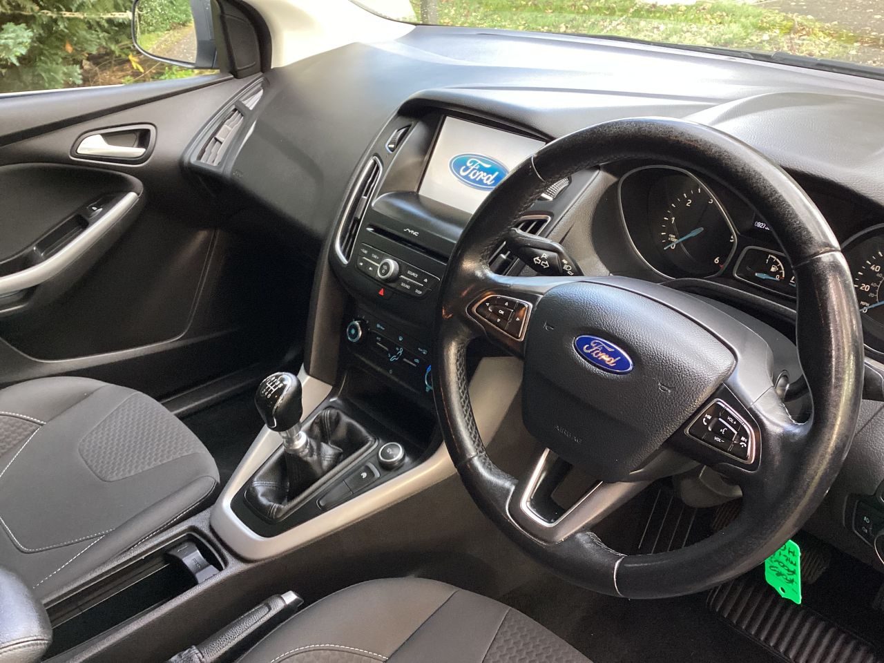2016 FORD FOCUS 1.5 TDCi Zetec Hatchback 5dr Diesel Manual Euro 6 (s/s) (120 ps) - vehicle photo 16 for sale on PureCar