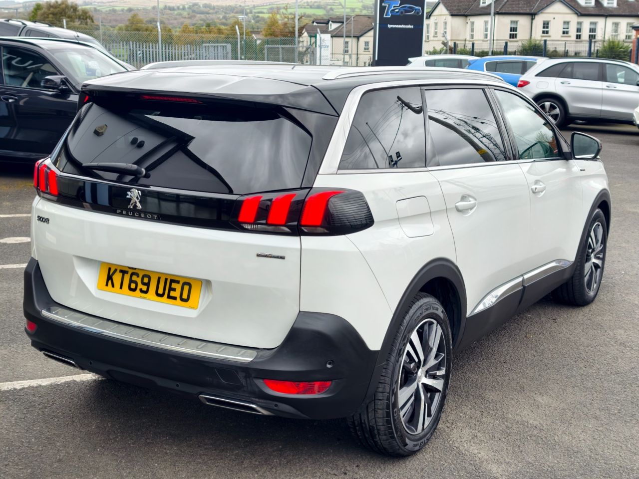 2020 PEUGEOT 1.5 BlueHDi GT Line SUV 5dr Diesel EAT Euro 6 (s/s) (130 ps) - vehicle photo 10 for sale on PureCar