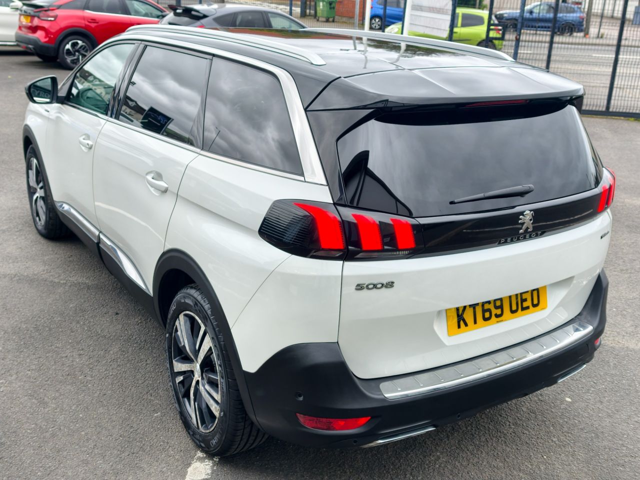 2020 PEUGEOT 1.5 BlueHDi GT Line SUV 5dr Diesel EAT Euro 6 (s/s) (130 ps) - vehicle photo 12 for sale on PureCar