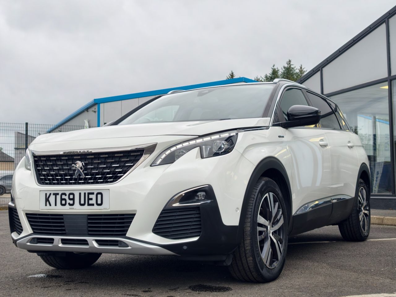2020 PEUGEOT 1.5 BlueHDi GT Line SUV 5dr Diesel EAT Euro 6 (s/s) (130 ps) - vehicle photo 17 for sale on PureCar
