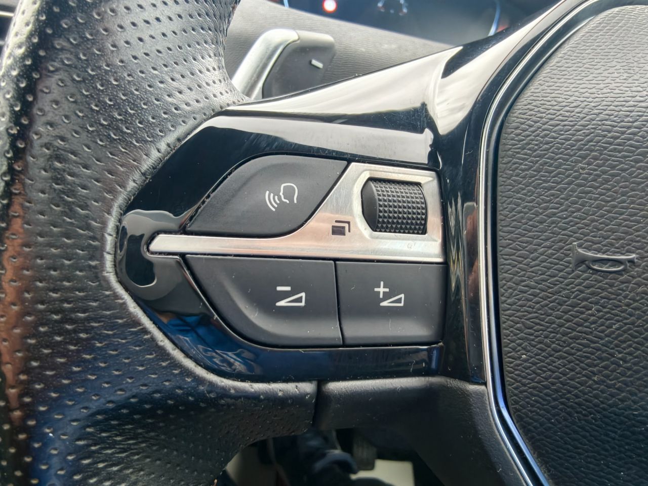 2020 PEUGEOT 1.5 BlueHDi GT Line SUV 5dr Diesel EAT Euro 6 (s/s) (130 ps) - vehicle photo 41 for sale on PureCar