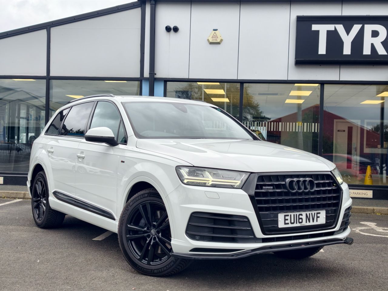 AUDI Q7 2016