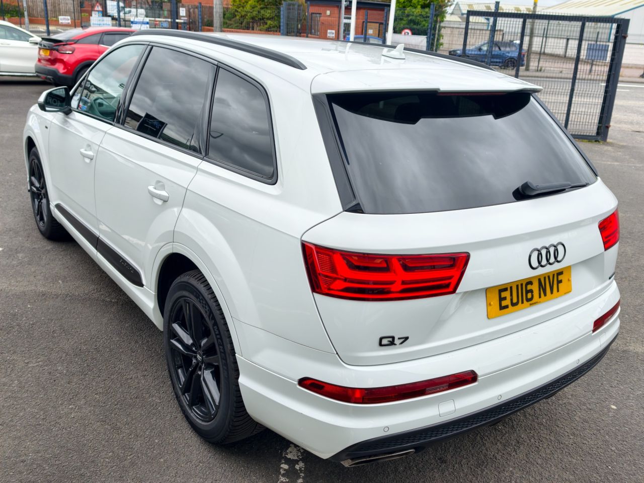 2016 AUDI Q7 S Line - vehicle photo 12 for sale on PureCar