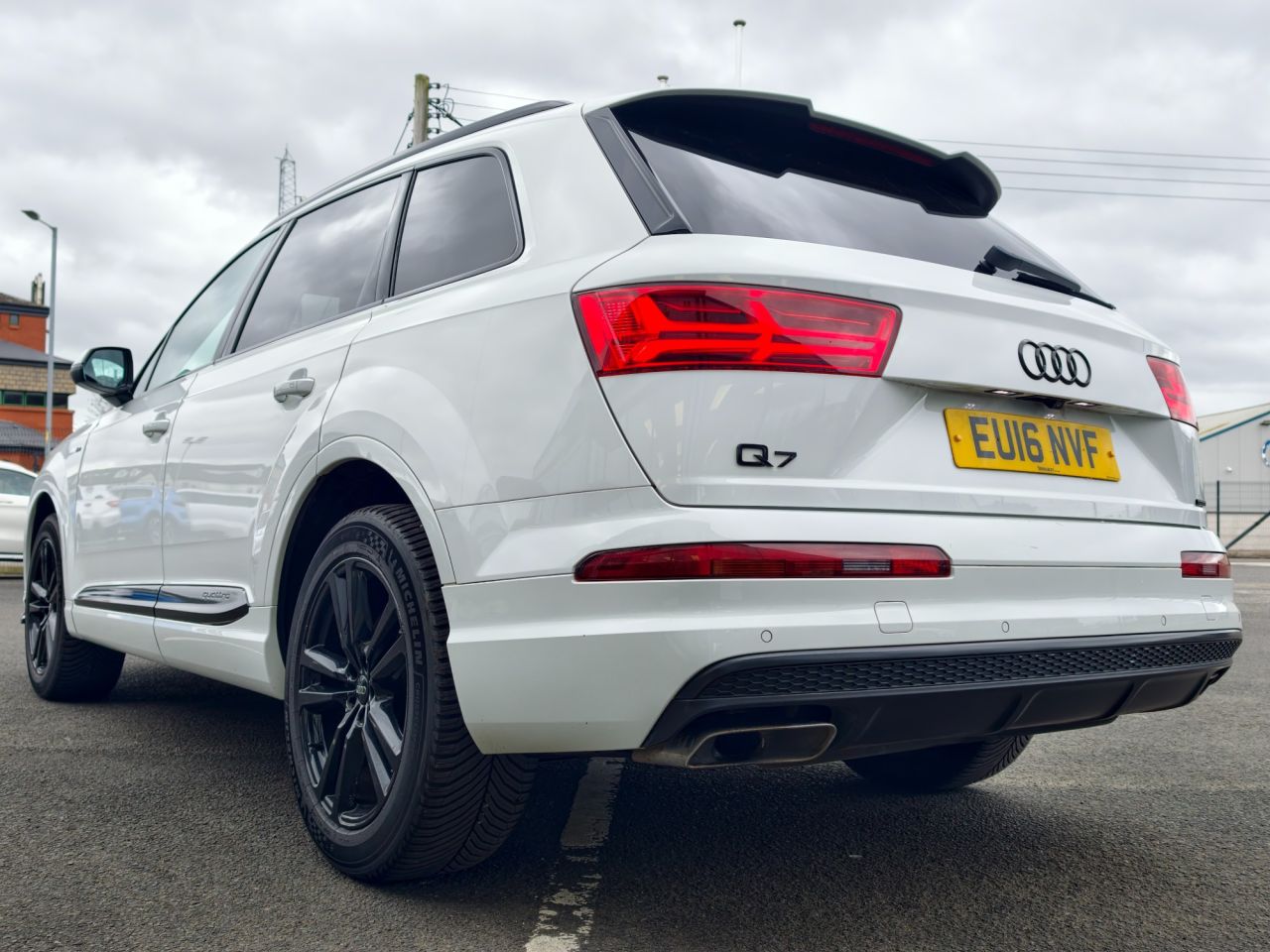 2016 AUDI Q7 S Line - vehicle photo 18 for sale on PureCar