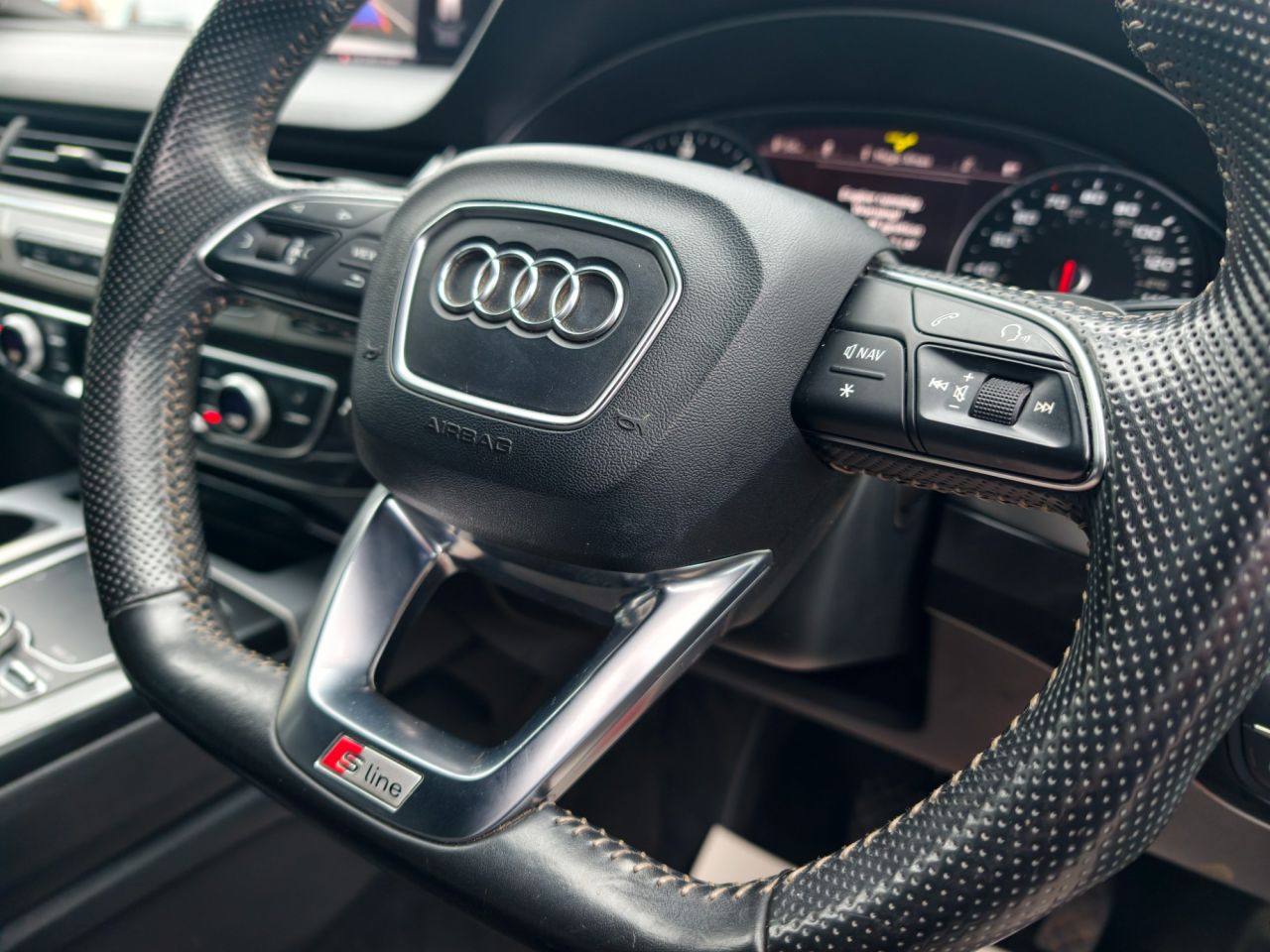 2016 AUDI Q7 S Line - vehicle photo 36 for sale on PureCar
