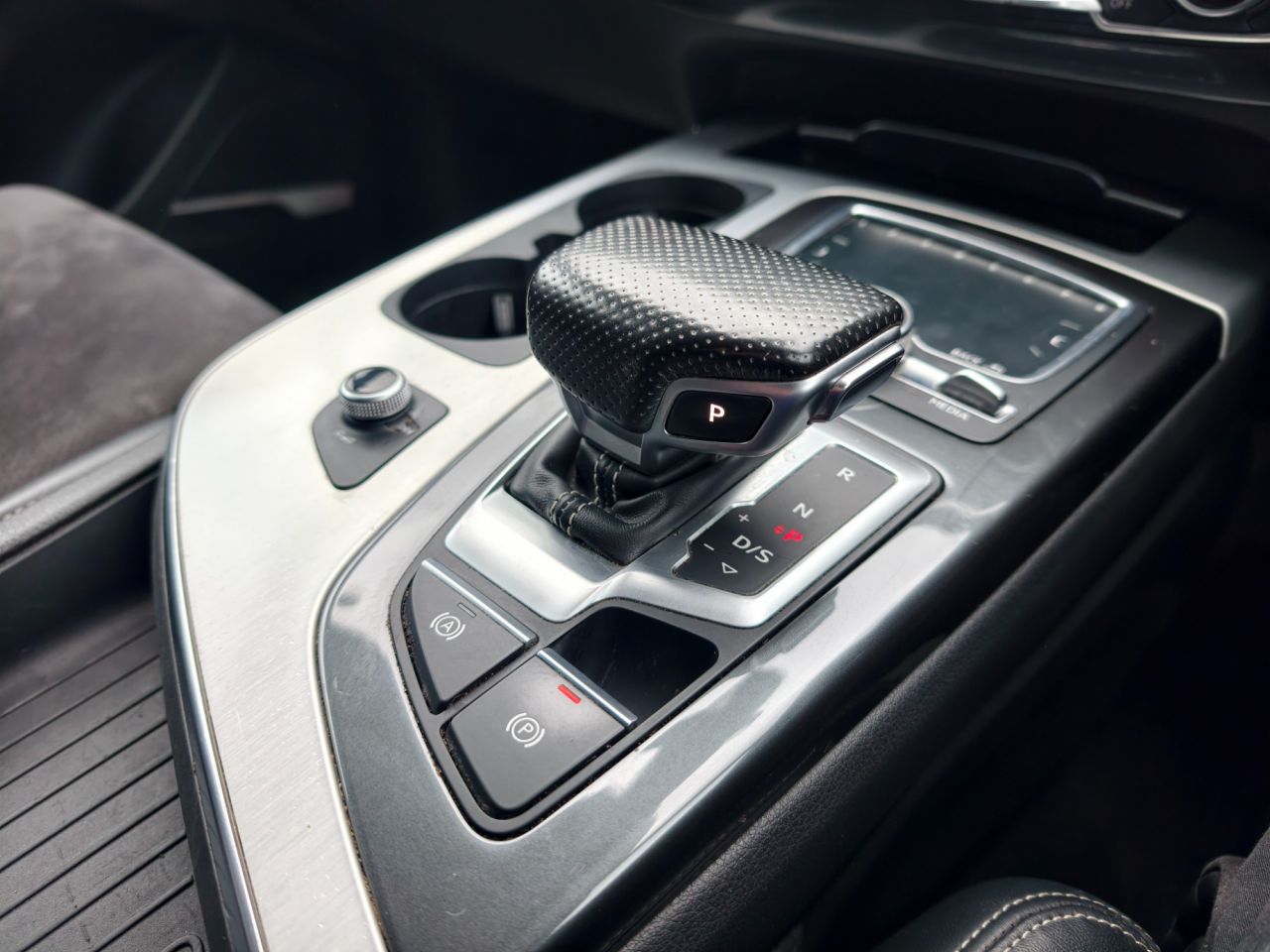 2016 AUDI Q7 S Line - vehicle photo 37 for sale on PureCar