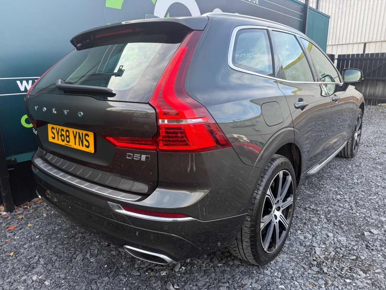 2018 VOLVO XC60 2.0 D5 PowerPulse Inscription Pro SUV 5dr Diesel Auto AWD Euro 6 (s/s) (235 - vehicle photo 4 for sale on PureCar
