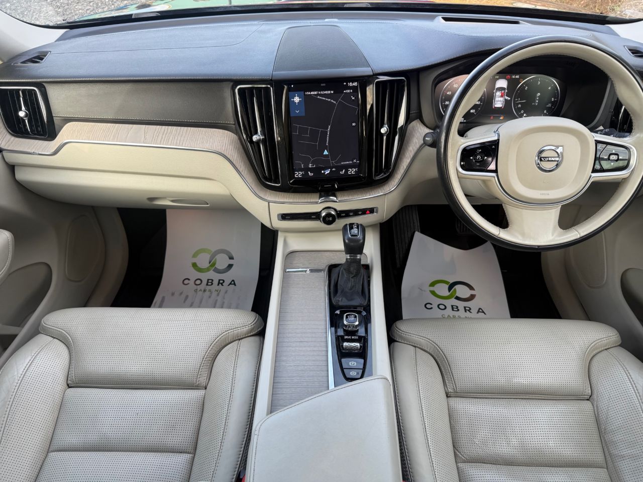 2018 VOLVO XC60 2.0 D5 PowerPulse Inscription Pro SUV 5dr Diesel Auto AWD Euro 6 (s/s) (235 - vehicle photo 17 for sale on PureCar