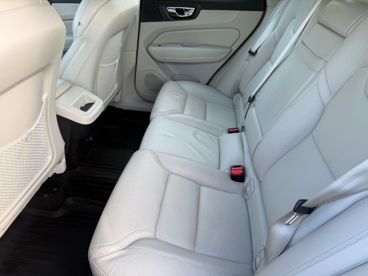 2018 VOLVO XC60 2.0 D5 PowerPulse Inscription Pro SUV 5dr Diesel Auto AWD Euro 6 (s/s) (235 - vehicle photo 20 for sale on PureCar