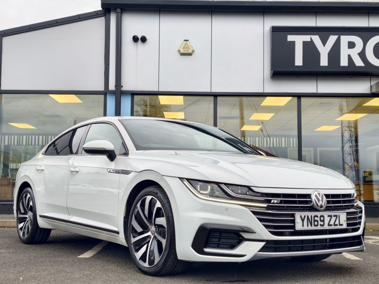 2019 VOLKSWAGEN ARTEON 2.0 TDI R-Line Fastback 5dr Diesel DSG Euro 6 (s/s) (190 ps) - vehicle photo 15 for sale on PureCar