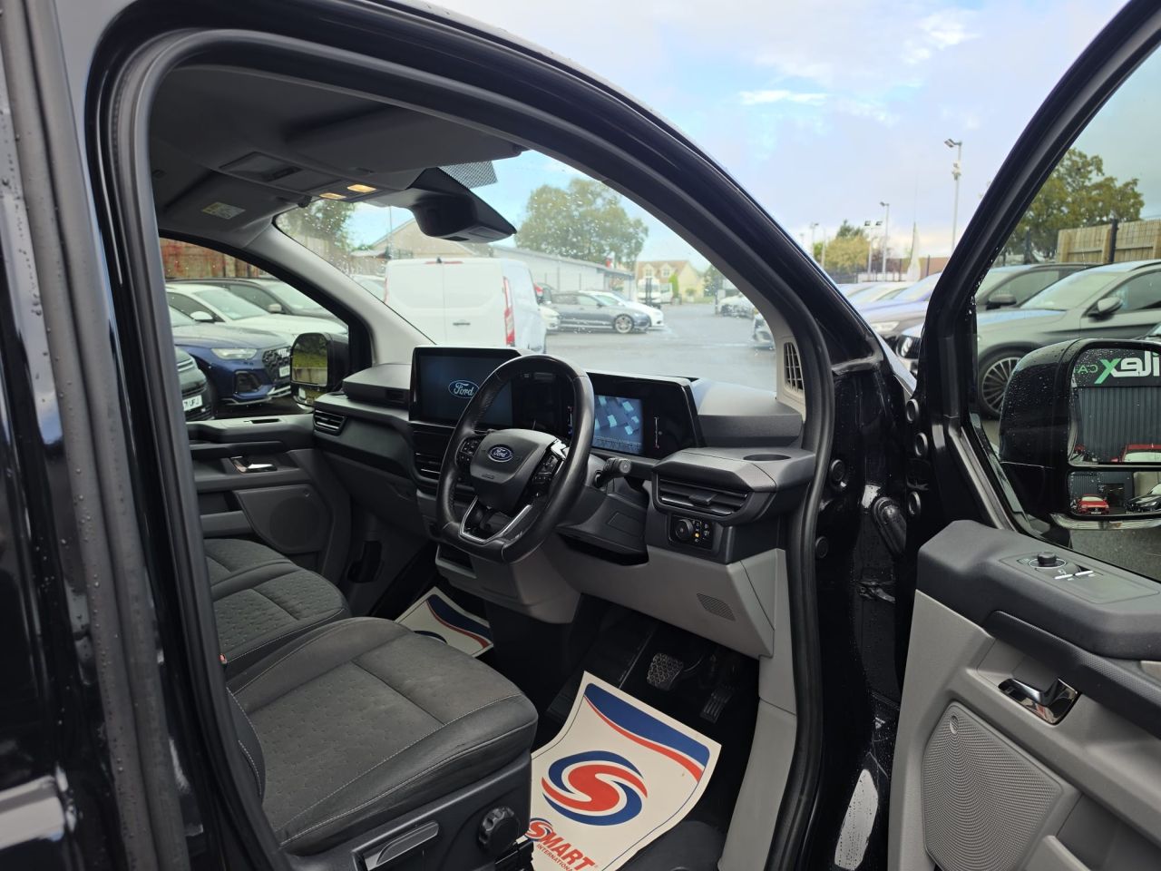 2024 FORD TRANSIT CUSTOM 2.0 300 EcoBlue Limited Panel Van 5dr Diesel Auto L2 H1 Euro 6 (s/s) (170 p - vehicle photo 8 for sale on PureCar