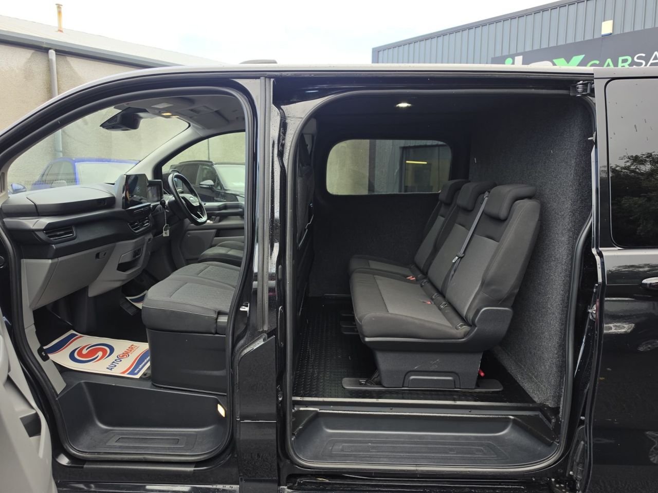 2024 FORD TRANSIT CUSTOM 2.0 300 EcoBlue Limited Panel Van 5dr Diesel Auto L2 H1 Euro 6 (s/s) (170 p - vehicle photo 11 for sale on PureCar