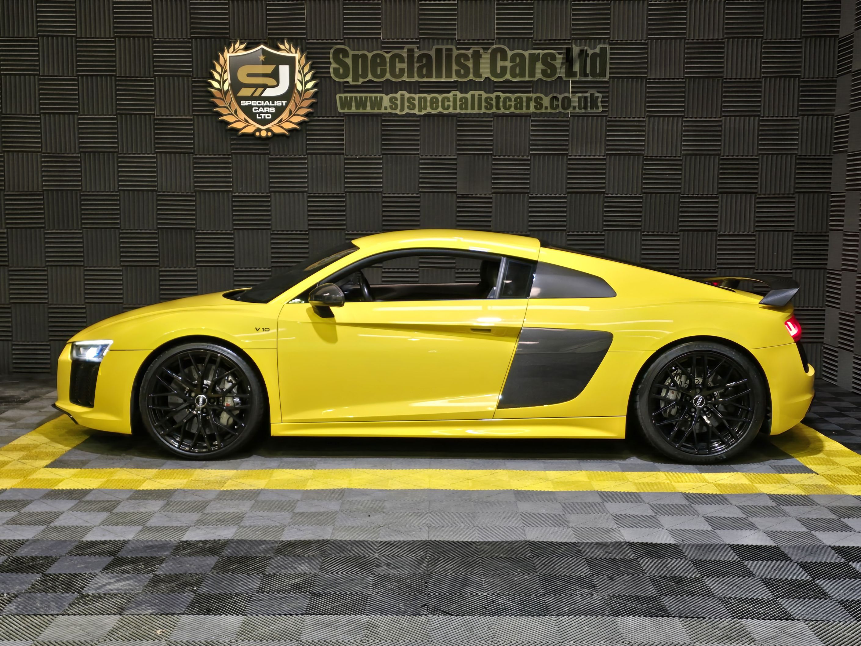 Audi R8 5.2 Fsi V10 Plus Coupe 2dr Petrol S Tronic Quattro Euro 6 (s/S ...