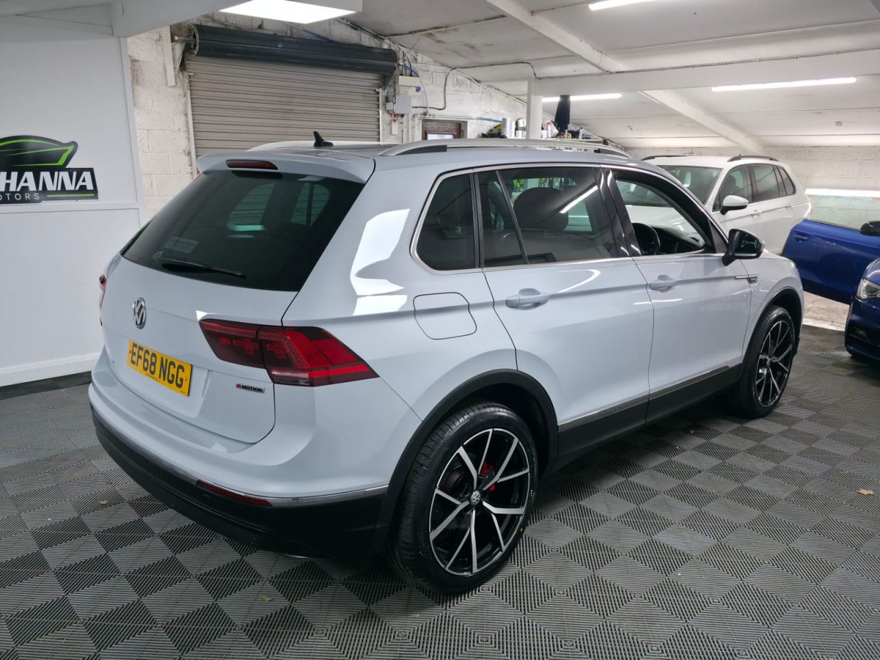2018 VOLKSWAGEN TIGUAN 2.0 TDI SEL SUV 5dr Diesel DSG 4Motion Euro 6 (s/s) (190 ps) WHITE SILVER- - vehicle photo 6 for sale on PureCar