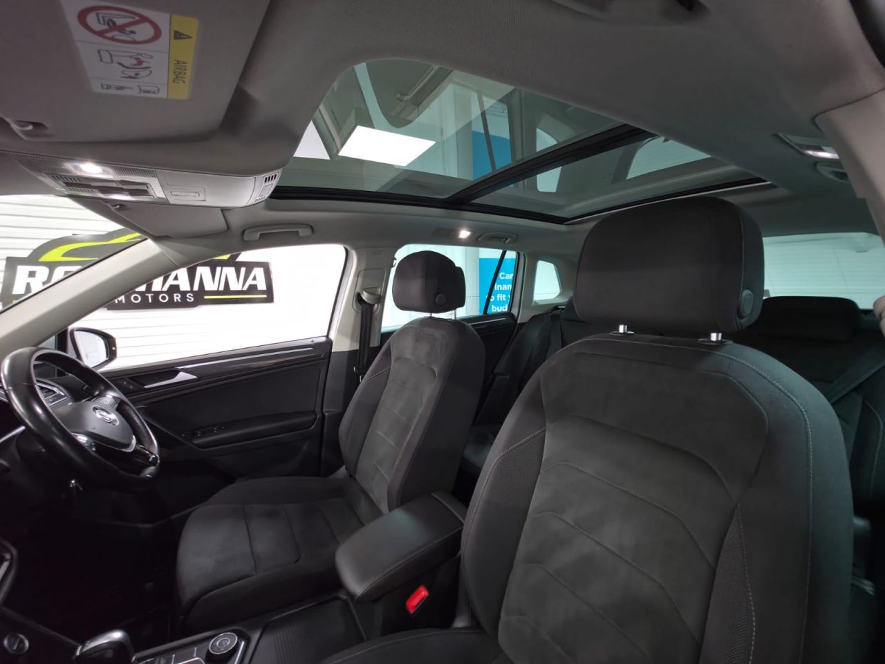 2018 VOLKSWAGEN TIGUAN 2.0 TDI SEL SUV 5dr Diesel DSG 4Motion Euro 6 (s/s) (190 ps) WHITE SILVER- - vehicle photo 12 for sale on PureCar