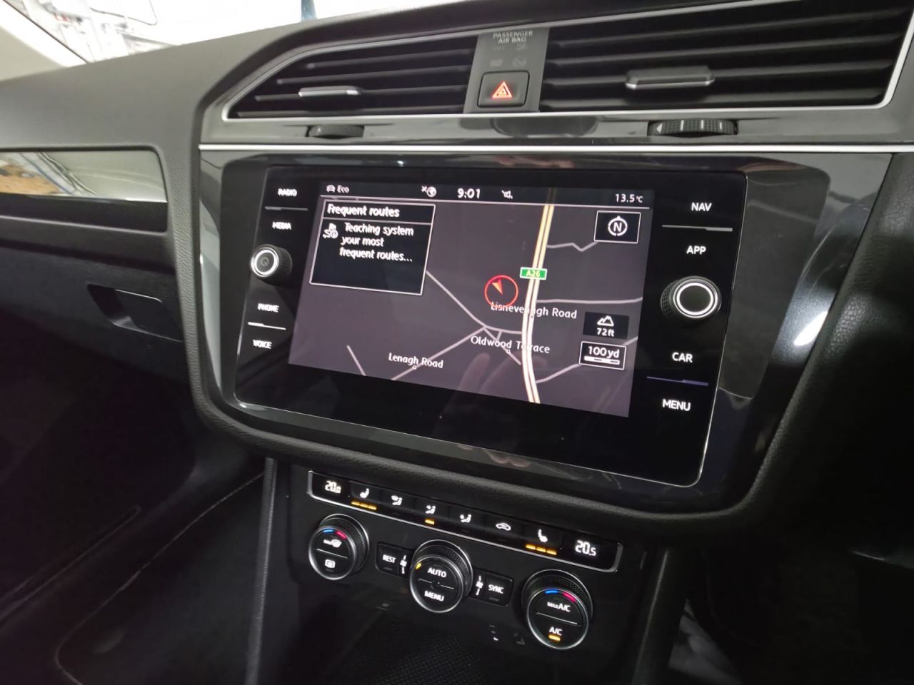 2018 VOLKSWAGEN TIGUAN 2.0 TDI SEL SUV 5dr Diesel DSG 4Motion Euro 6 (s/s) (190 ps) WHITE SILVER- - vehicle photo 23 for sale on PureCar