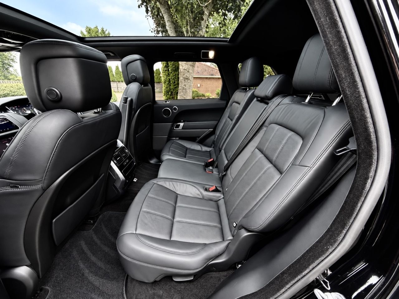 2022 LAND ROVER RANGE ROVER SPORT 2.0 P400e 13.1kWh HSE Dynamic Black SUV 5dr Petrol Plug-in Hybrid Auto 4WD - vehicle photo 14 for sale on PureCar