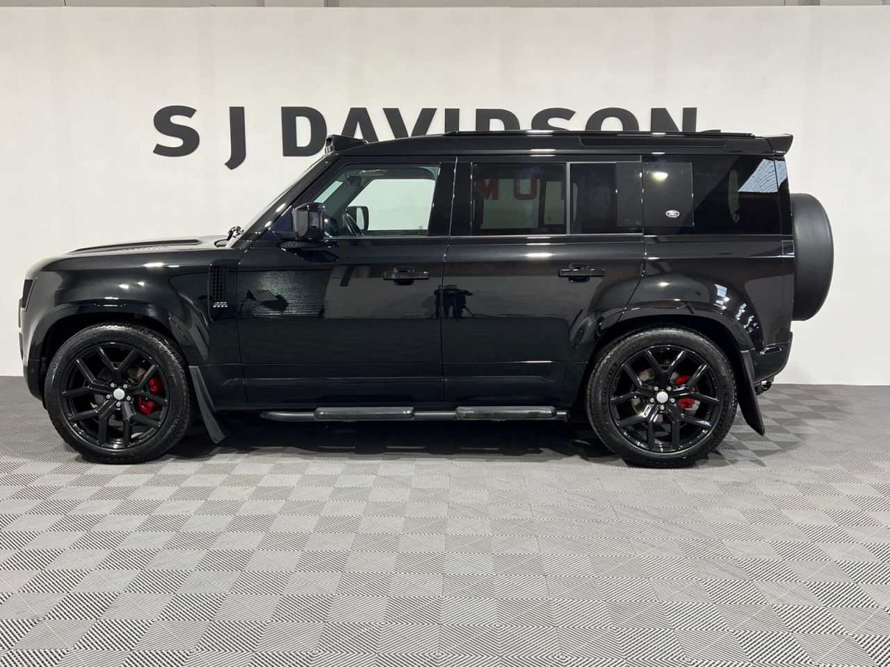 2022 LAND ROVER DEFENDER 110 3.0 D250 MHEV XS Edition SUV 5dr Diesel Auto 4WD Euro 6 (s/s) (250 ps) 7-Se - vehicle photo 7 for sale on PureCar