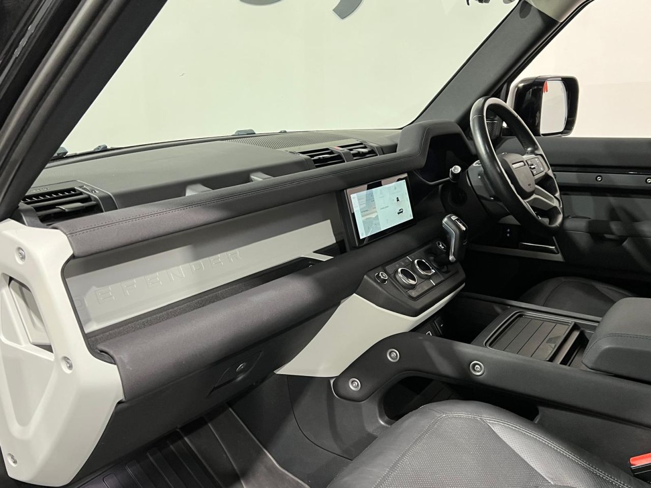 2022 LAND ROVER DEFENDER 110 3.0 D250 MHEV XS Edition SUV 5dr Diesel Auto 4WD Euro 6 (s/s) (250 ps) 7-Se - vehicle photo 3 for sale on PureCar