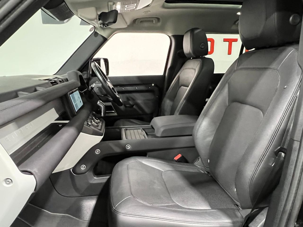 2022 LAND ROVER DEFENDER 110 3.0 D250 MHEV XS Edition SUV 5dr Diesel Auto 4WD Euro 6 (s/s) (250 ps) 7-Se - vehicle photo 14 for sale on PureCar