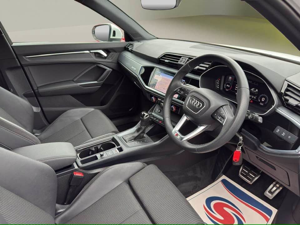 2019 AUDI Q3 S Line - vehicle photo 8 for sale on PureCar
