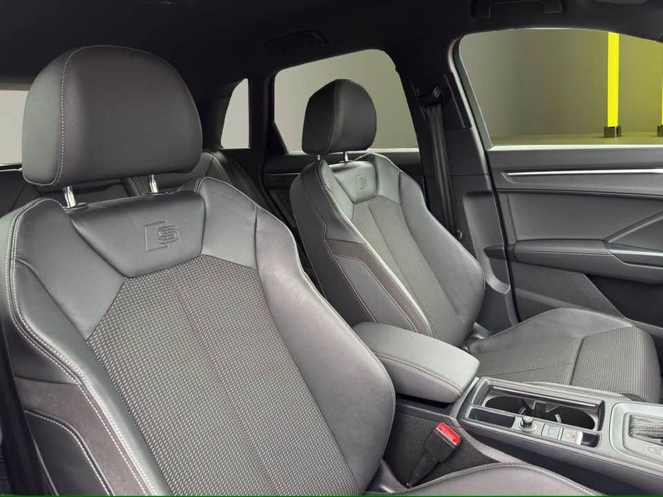 2019 AUDI Q3 S Line - vehicle photo 9 for sale on PureCar