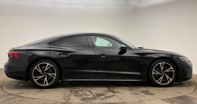 2022 Audi e-tron